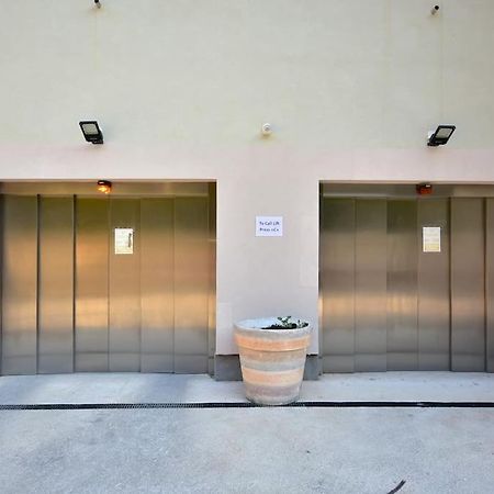 Brand New ! Seaside Apt With Poolview & Parking Будва Экстерьер фото
